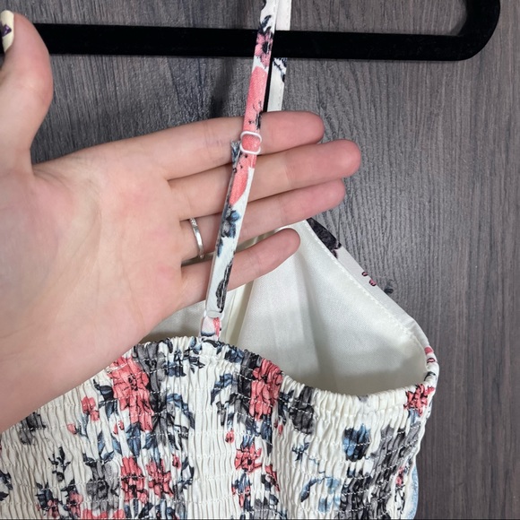 =💙2/$40💙NWT Vanilla Sky Floral Printed Lace Up Crop Top Size Medium - Picture 14 of 16